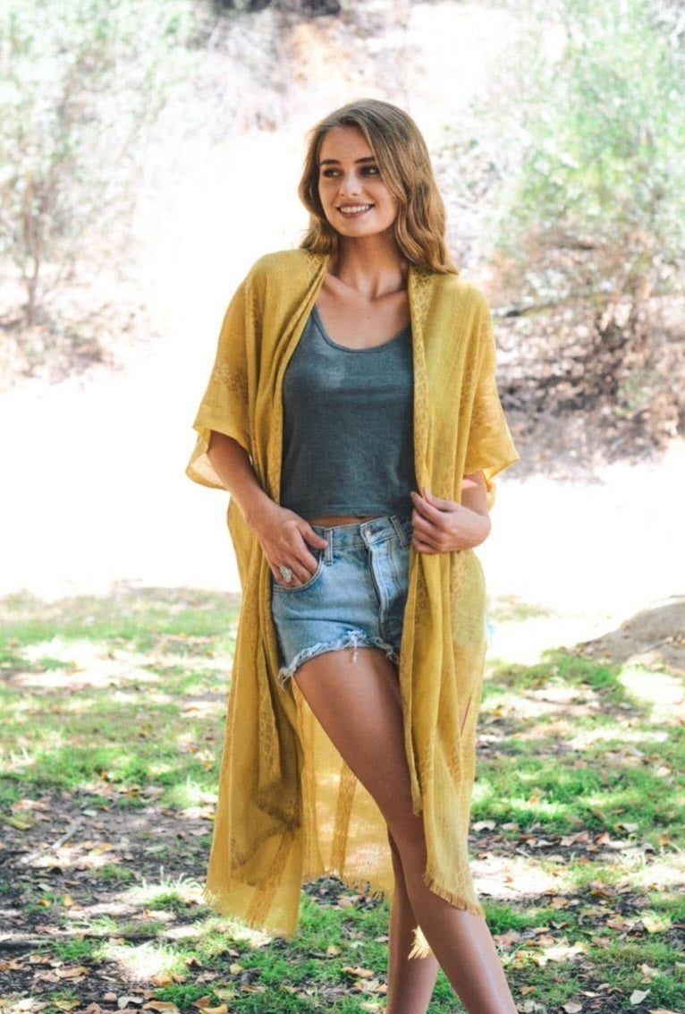 Yellow Gold Woven Longline Tribal Kimono
Materia