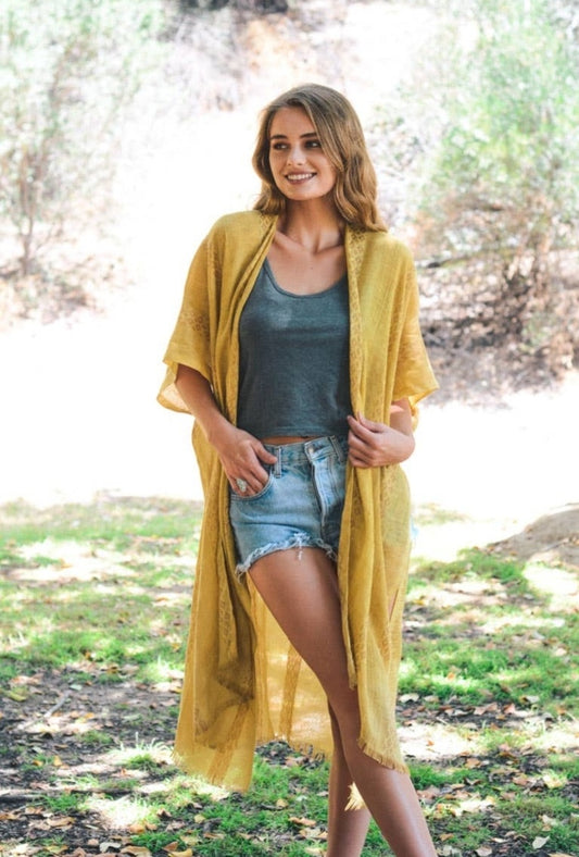 Yellow Gold Woven Longline Tribal Kimono
Materia
